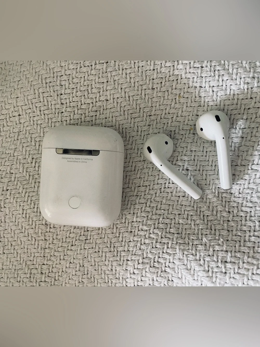 AirPods apple like